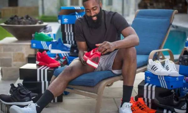 继C罗之后，姆巴佩是第二位单一自然年为皇马进球53+的球员（姆巴佩继C罗之后，成为皇马单一自然年进球53+的第二人）