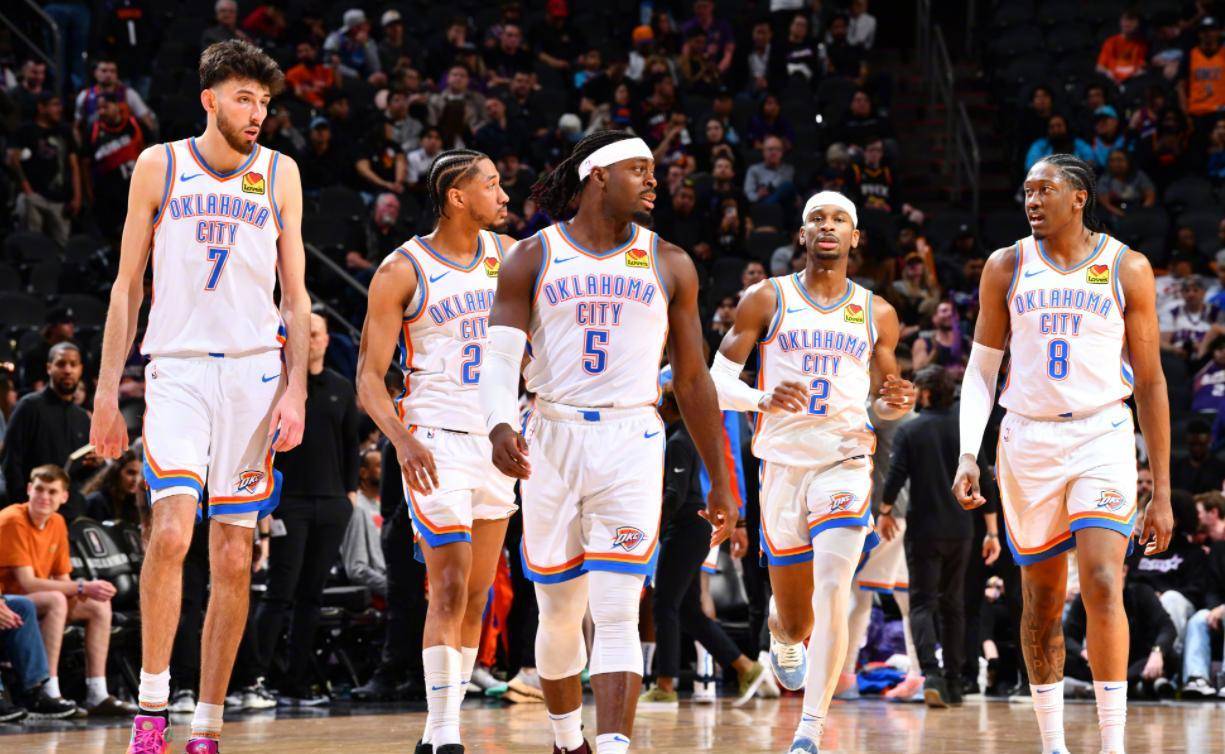 马丁内斯称赞B费：他是助攻之王，曼联在他上场时截然不同（马丁内斯力挺B费：助攻王在阵，曼联判若两队）