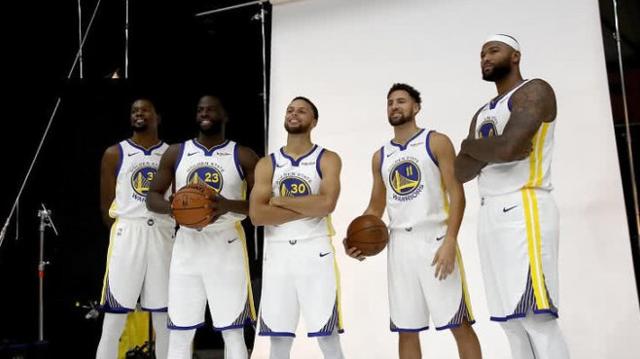 曼联拉什福德进球助球队连胜（拉什福德建功助曼联豪取连胜）