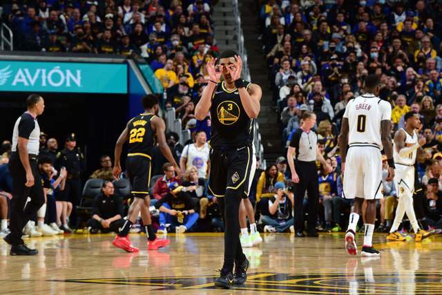 创生涯新高！新秀沃尔夫5记三分砍下22分4板4助（生涯新高！新秀沃尔夫命中5记三分，贡献22分4篮板4助攻）